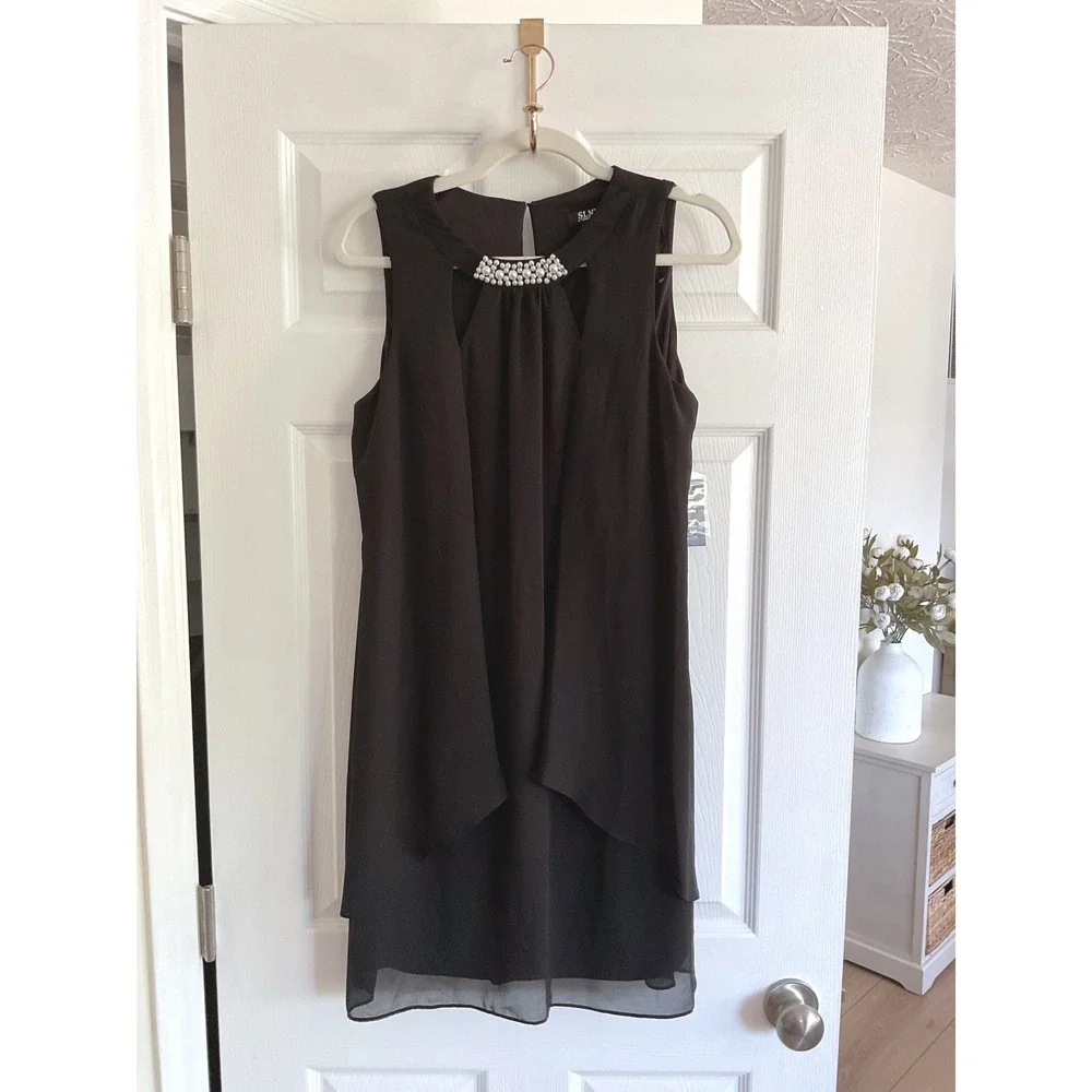 SLNY Black Chiffon Tiered Shift Dress Pearl Neckline Cutout 410366 Womens 10P - Picture 3 of 11